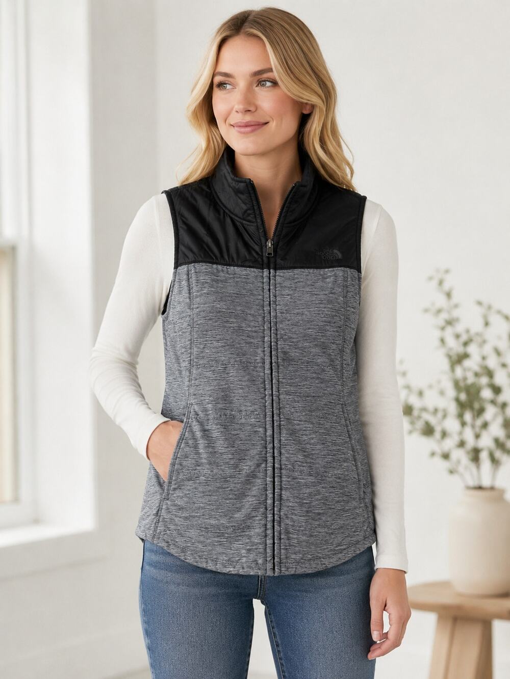 The North Face Pseudio Insulated Zip Vest Black & Grey Size Medium